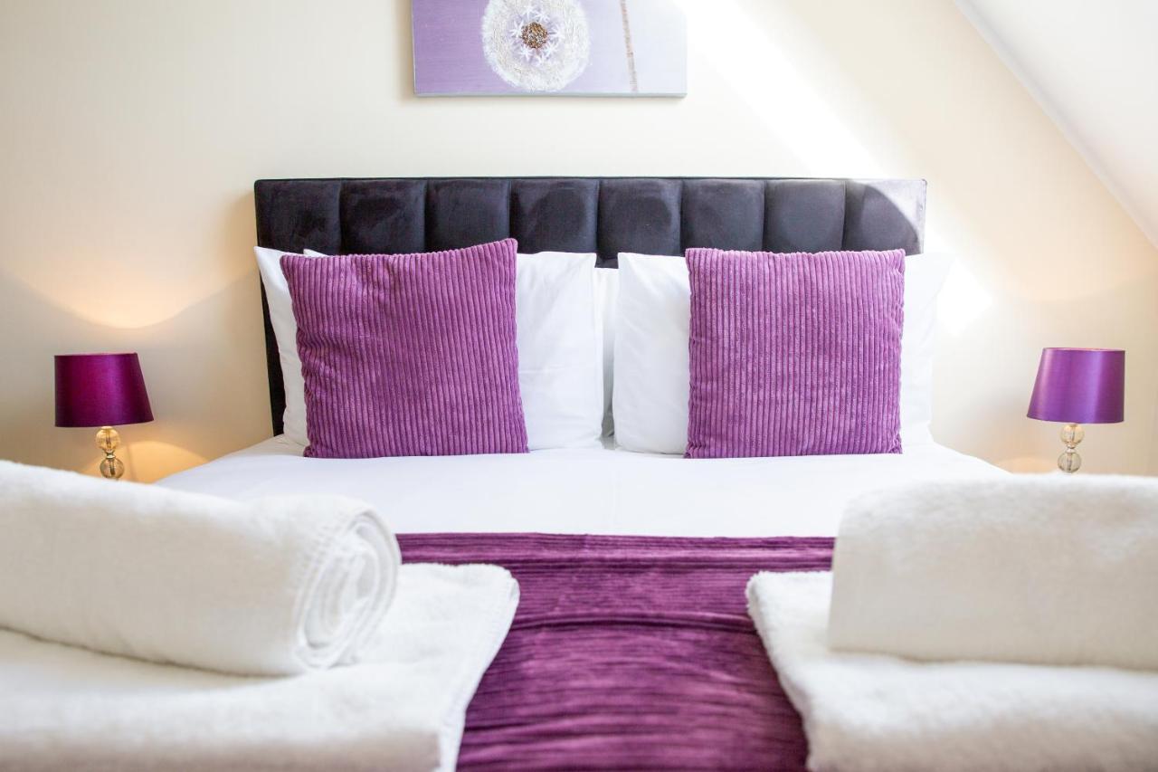 Velvet 2-Bedroom Apartment, Clockhouse, 霍兹登 外观 照片
