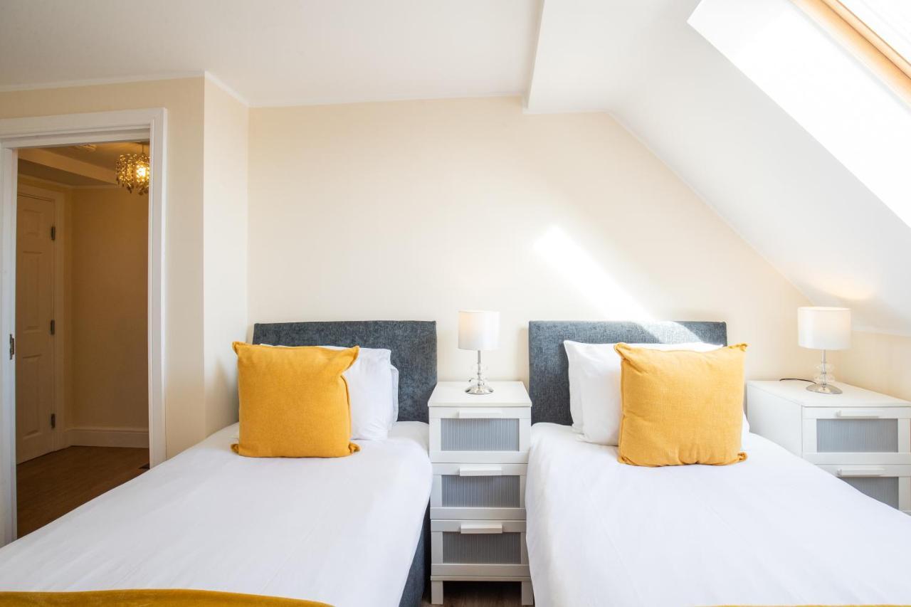 Velvet 2-Bedroom Apartment, Clockhouse, 霍兹登 外观 照片